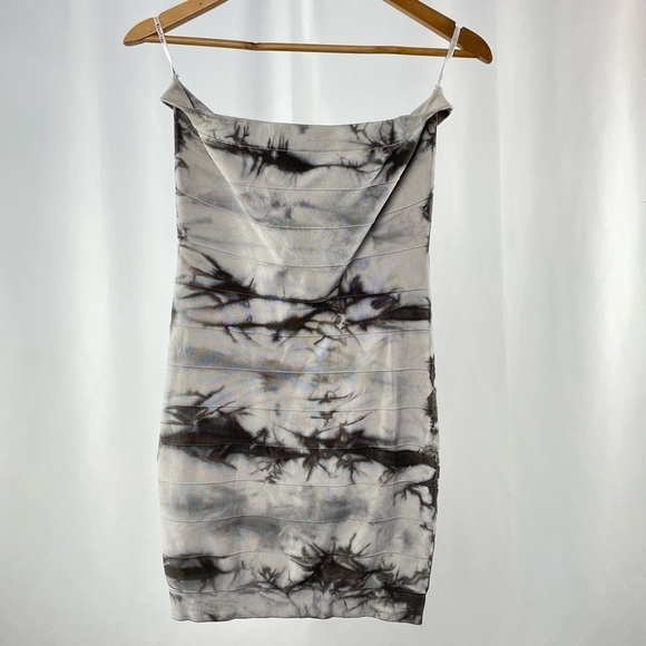 Bebe x Kardashians Strapless Bodycon Mini Dress in Tie Dye Grey Size Medium - Picture 3 of 6
